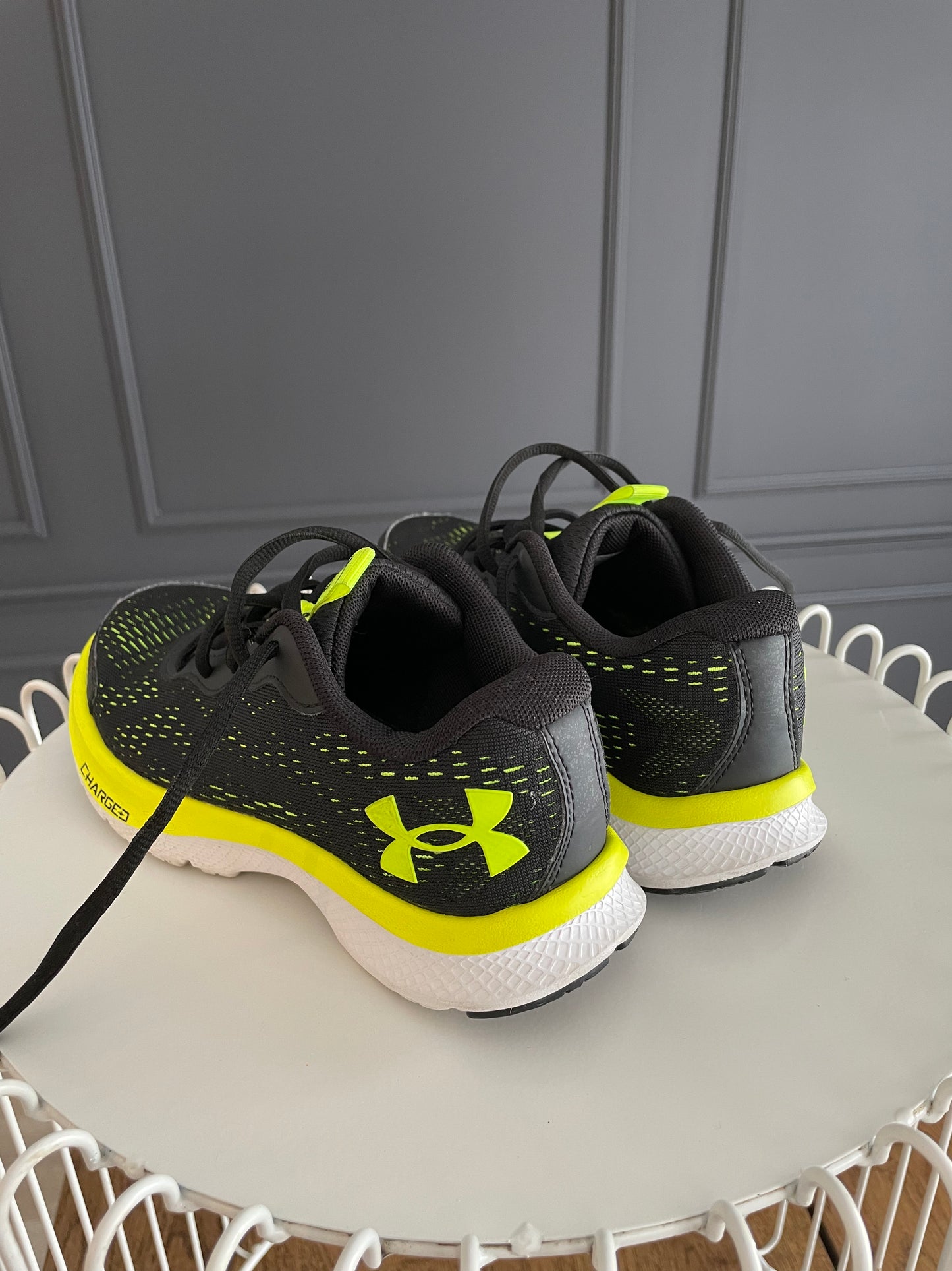 Under Armour Youth Size 3.5