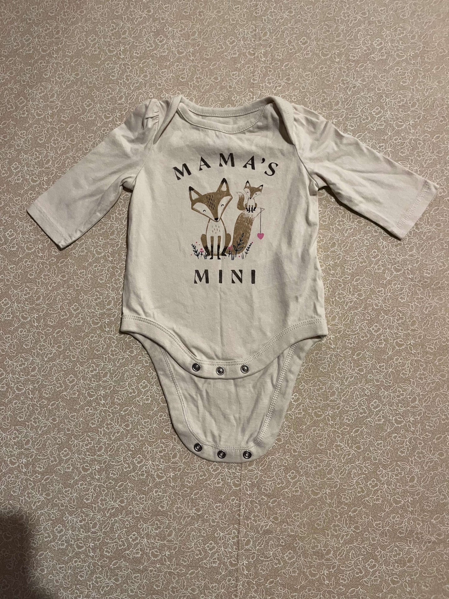 0-3-month-long-sleeve-diaper-shirt-baby-gap-white-mamas-mini
