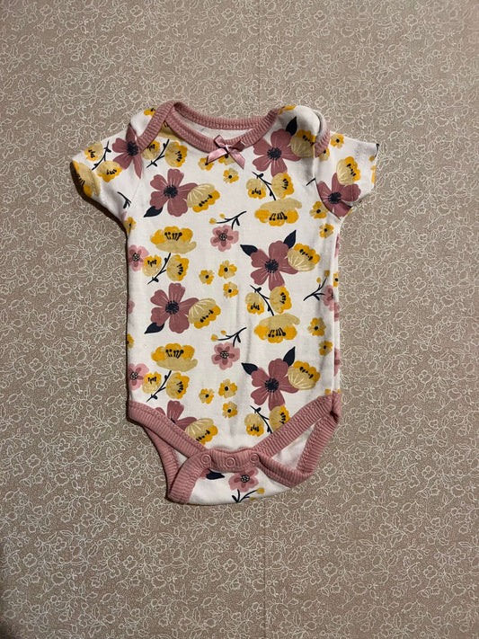 0-3-month-diaper-shirt-chick-pea-white-flowers