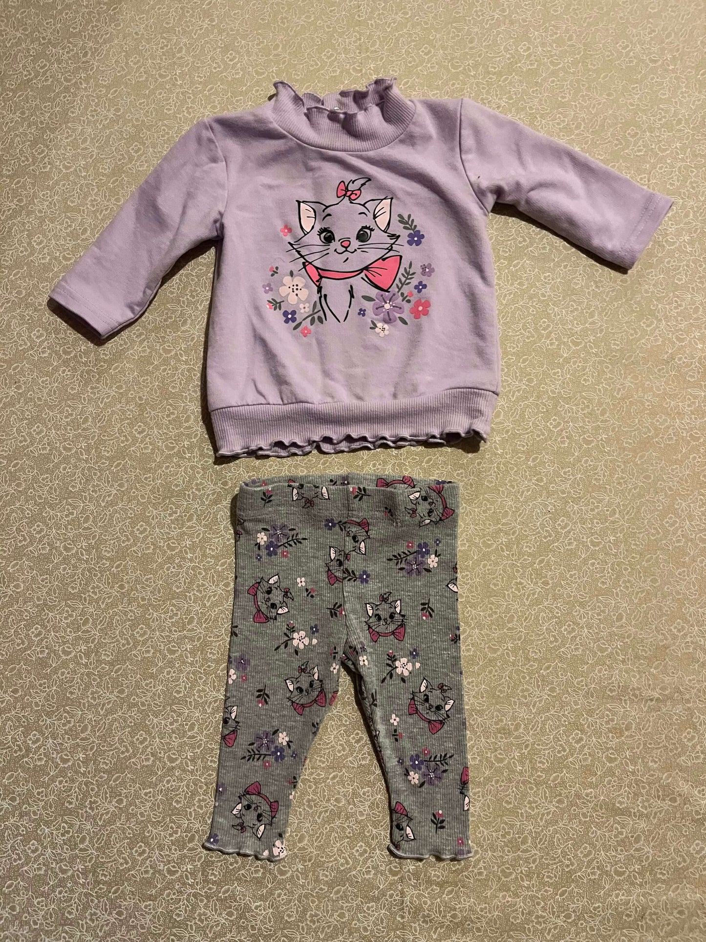 0-3-month-outfit-disney-baby-purple-grey-cats-flowers