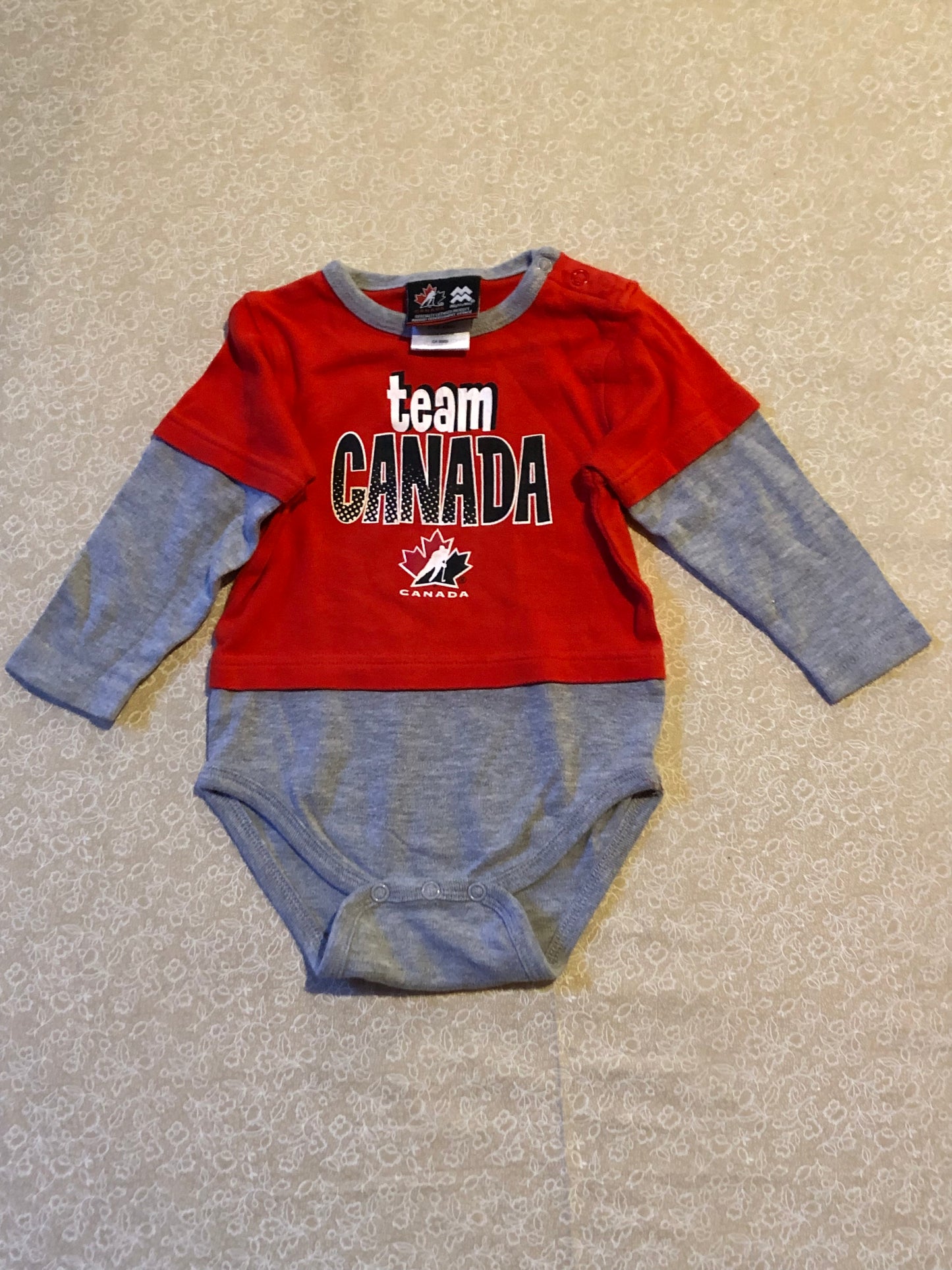 12-months-long-sleeve-diaper-shirt-team-canada-hockey