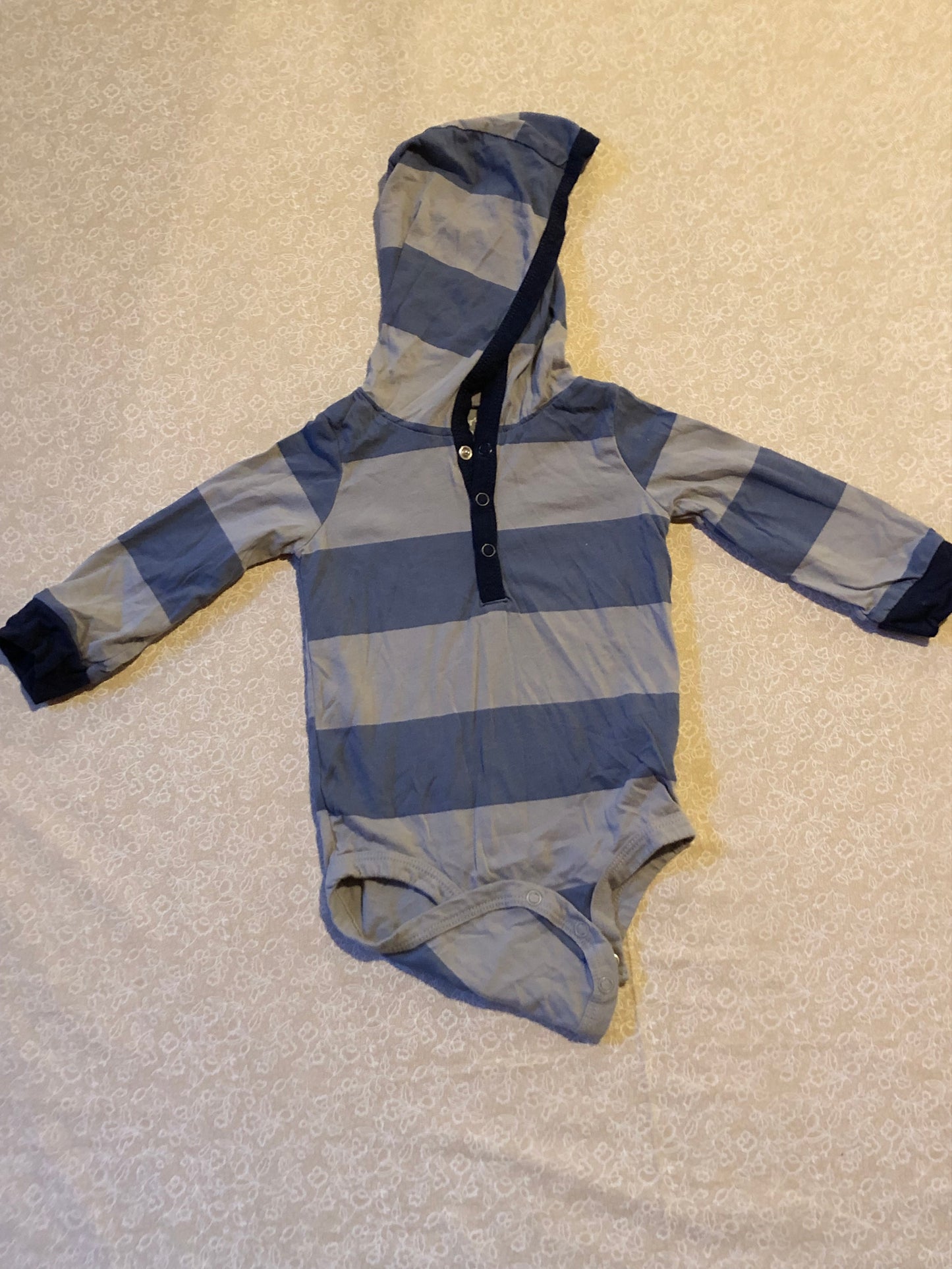 12-months-long-sleeve-diaper-shirt-carters-grey-blue-stripes-hood