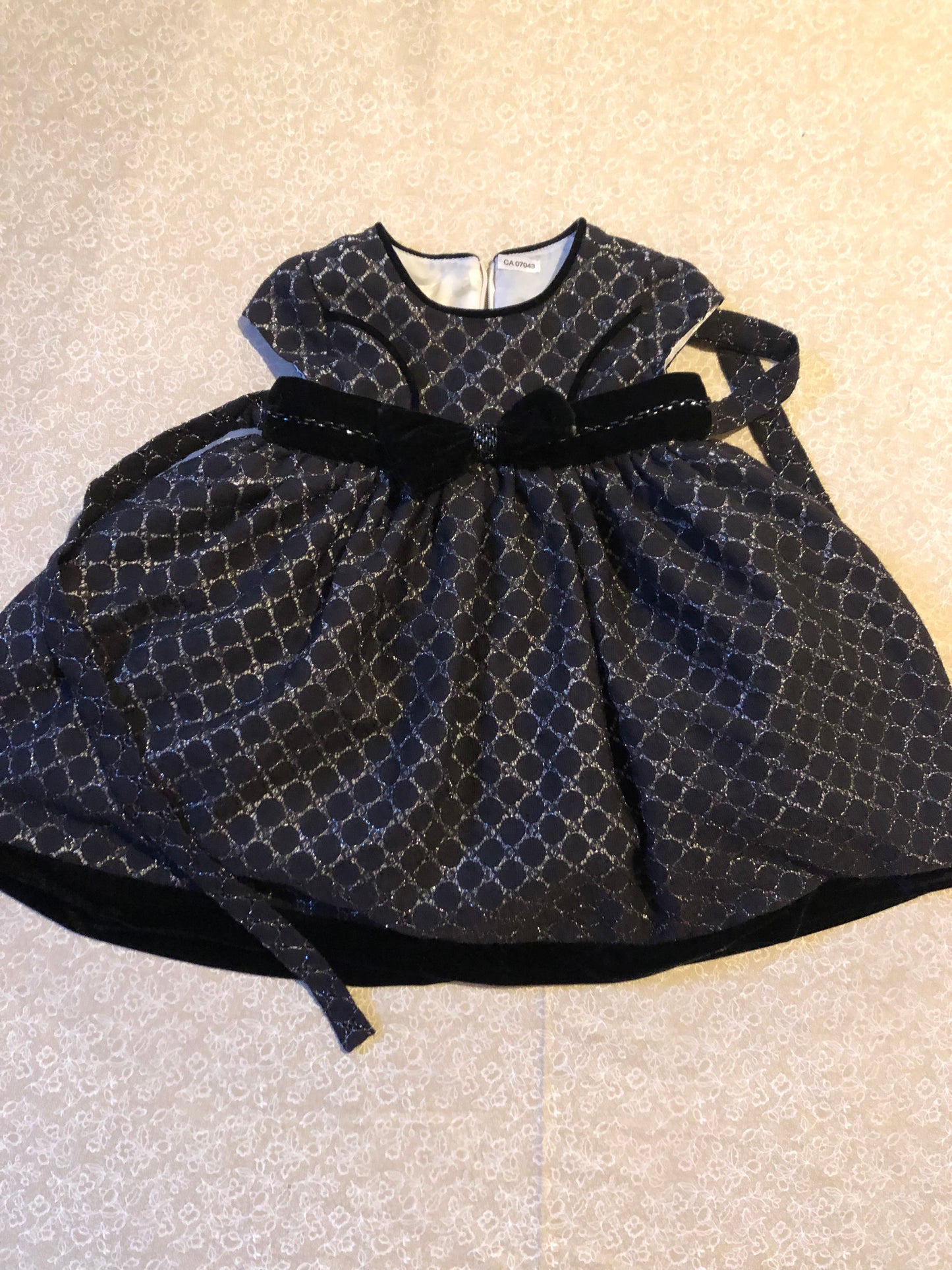 12-months-outfits-isoblla-and-chloe-black-sparkle-dress