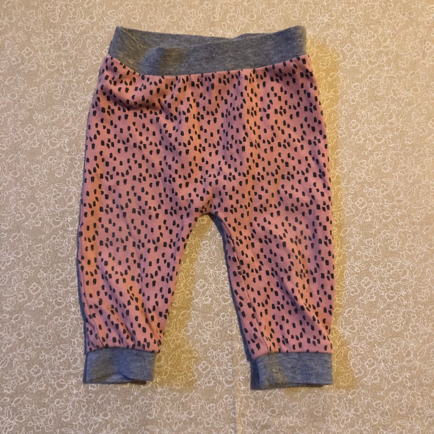 6-9-months-pants-emily-and-oliver-pink-grey-dots