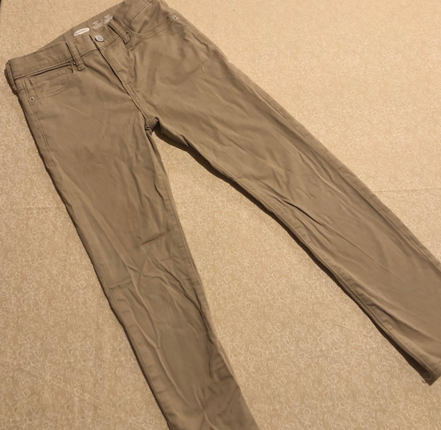 10-pants-oldnavy-beige-slim-khakis